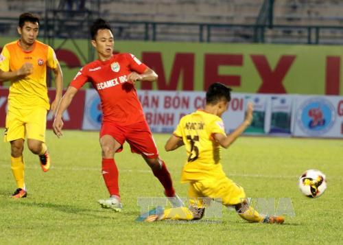 V.League 2017: Hải Phòng đánh mất cơ hội, Hà Nội FC vô địch lượt đi 